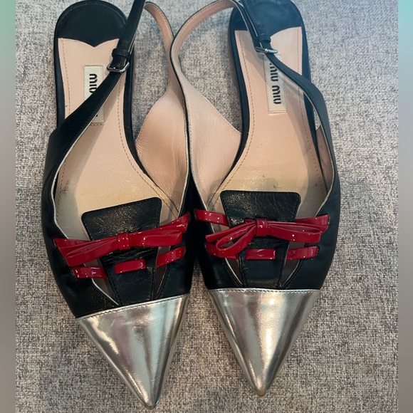 Pre owned authentic Miu Miu flats. Size 6 in black and red - Picture 2 of 3